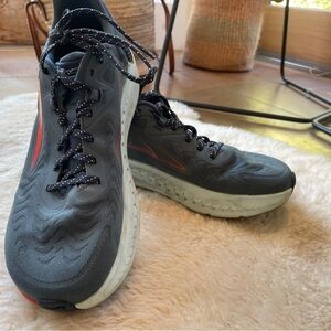Altra Torin 7 men’s size 9